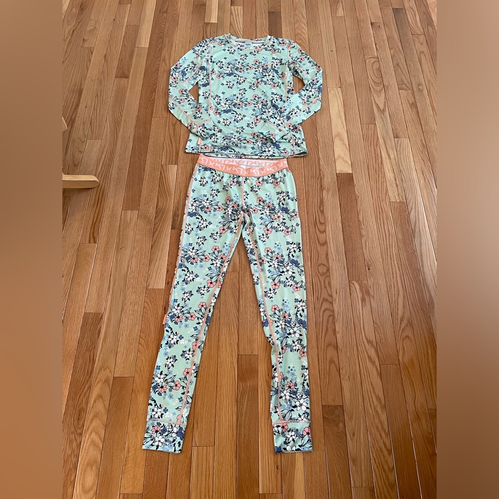 Perfect condition base layer set size medium